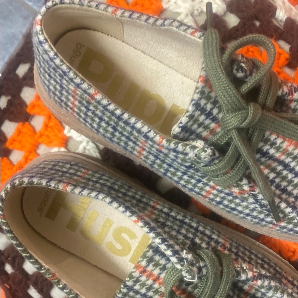 Hush Puppies - Retro style- Plaid loafer shoes- 1” rubber sole - Picture 7 of 11